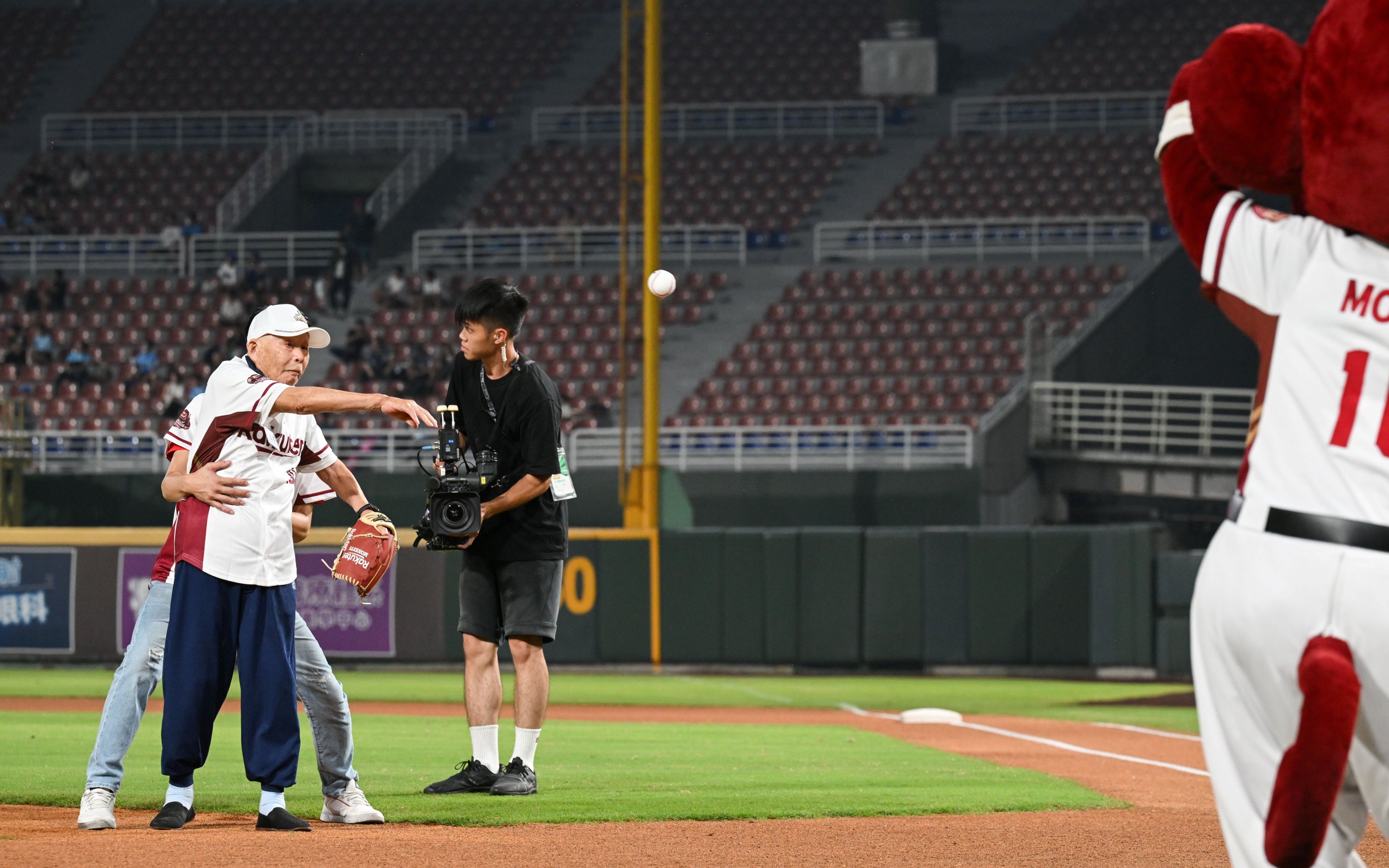 「Be supporters!」計畫在台推行三年持續用多元的行動，陪伴正面臨身心照護需求的長者，實踐樂齡應援「心」生活。